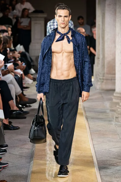 Look 37